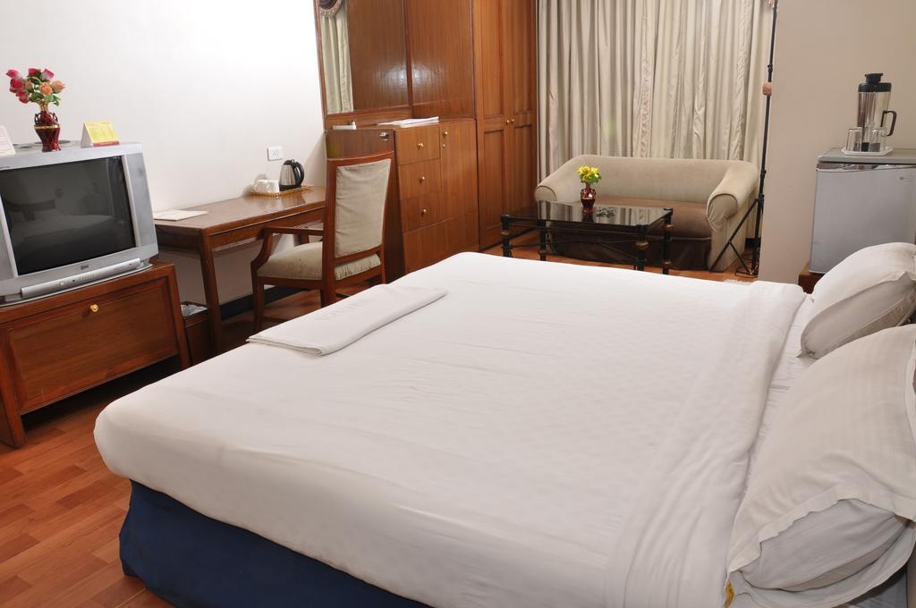 Hotel Sitara Residency Хайдарабад Номер фото